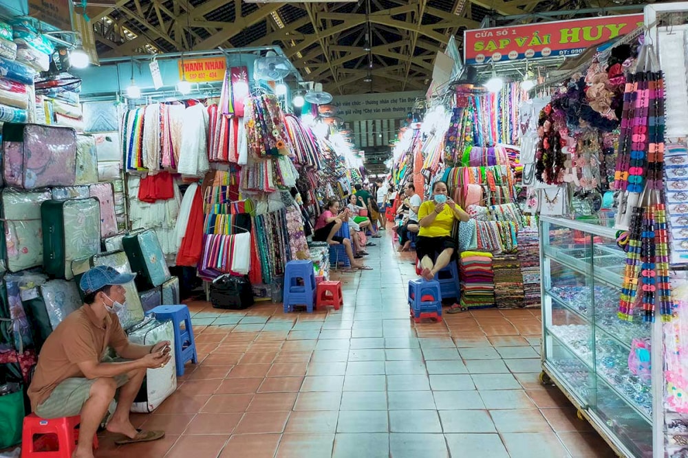 tan dinh market